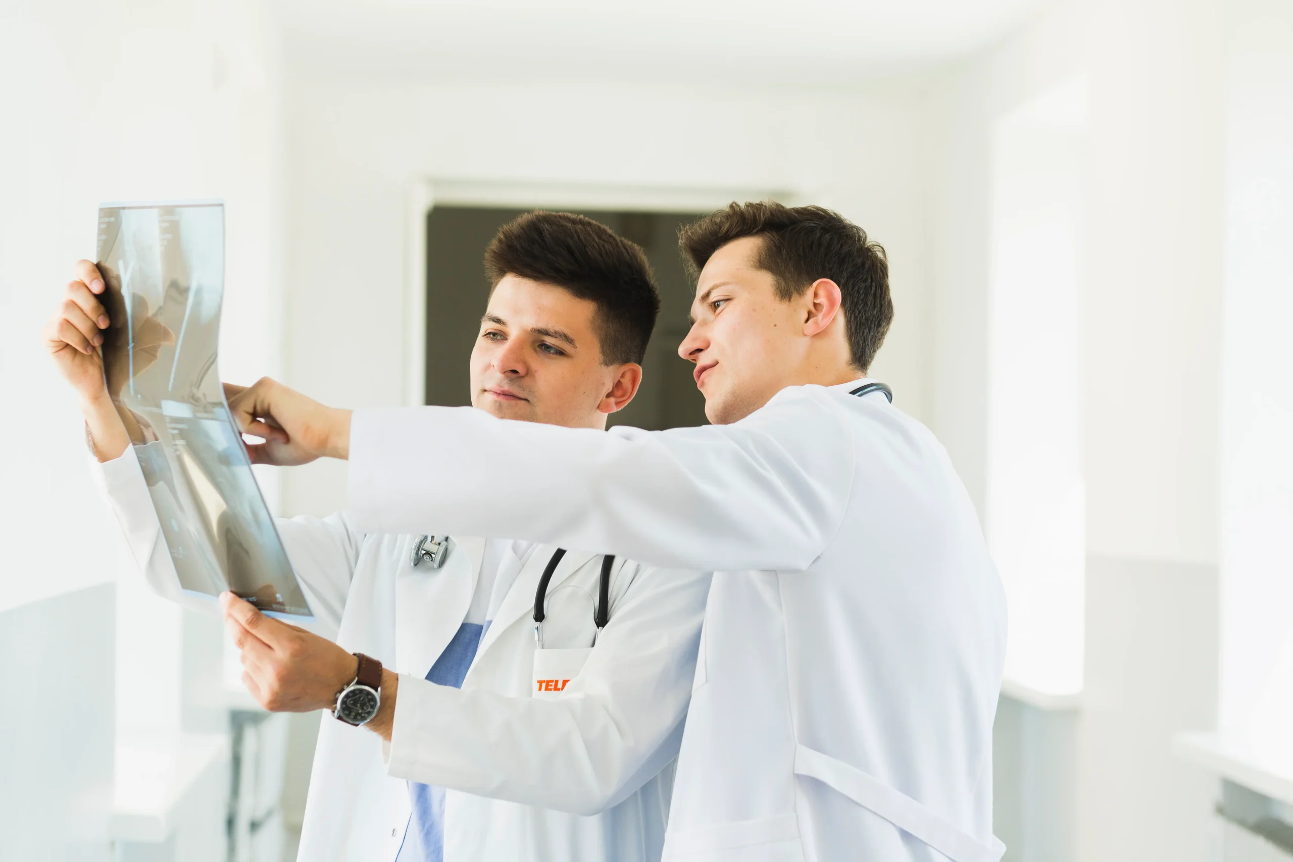 You are currently viewing How to Choose the Best Orthopedic Doctor in Guntur: A Complete Guide